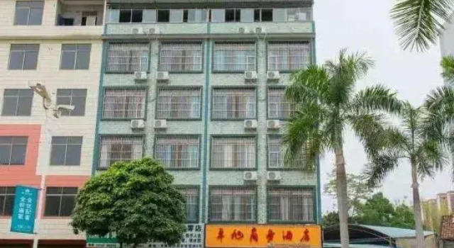 Zhuoxu Business Hotel, Rezerwuj Hotel Hotele w Baise z parkingiem, Parking