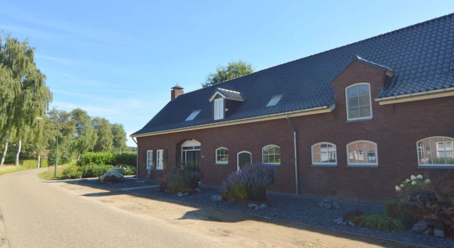 Modern Holiday Home in Veghel with Private Garden, Забронировать Отель Вегел 