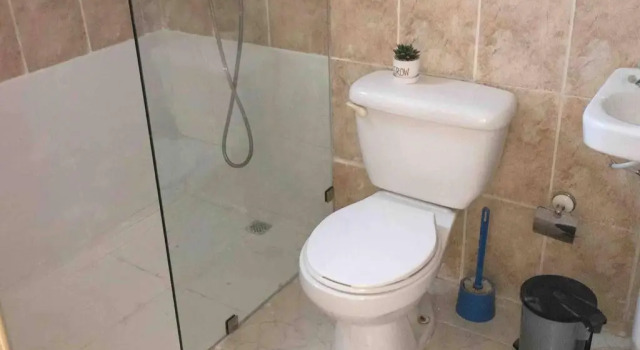 Апартаменты Apartamento amueblado con parque de recreación.