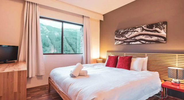 Lantern 1 Bedroom Balcony with expansive view
