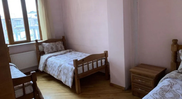 Lotus Hostel, Забронировать Хостел Отели Еревана с завтраком, рядом с Площадь Республики, Завтраки