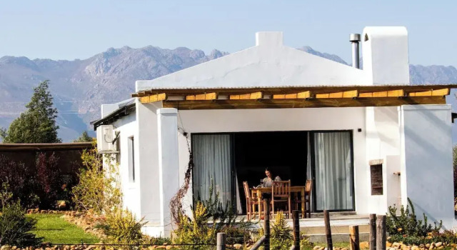 Семейный коттедж Duikersdrift Winelands Country Escape
