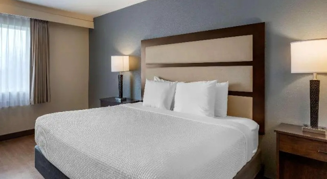 Люкс Best Western Sunridge Inn & Conference Center