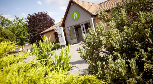 Кровать в общем номере Campanile NATURE - Cahors