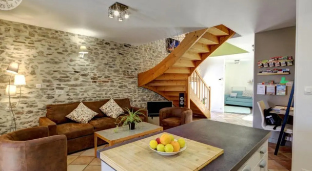 Gîte Cellieu, 4 pièces, 6 personnes - FR-1-496-8