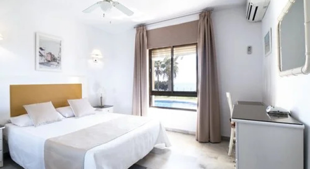 Las Mimosas Beach Club, Book Hotel Cerros del Aguila Spanien