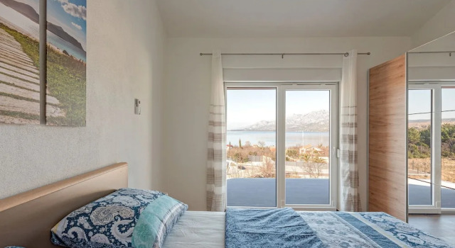 Bright Holiday Home in Jasenice With Beach Nearby