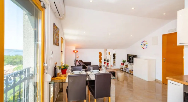 A1 Beautiful apt W.magnificent View and Pool use, Varaa Hotelli Novigrad Kroatia