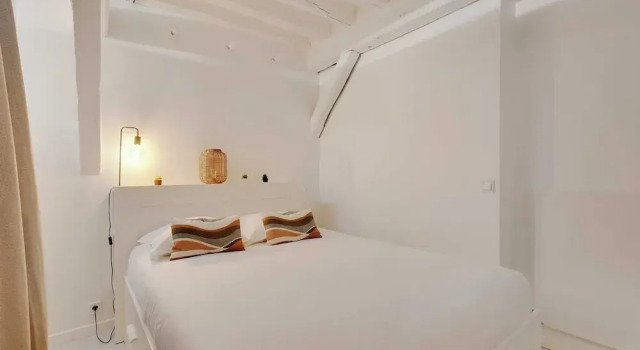 Elegant Apartment -2br-4p- Le Marais, Забронировать Апартаменты/квартира Париж Иль-де-Франс, рядом с Станция метро Rambuteau