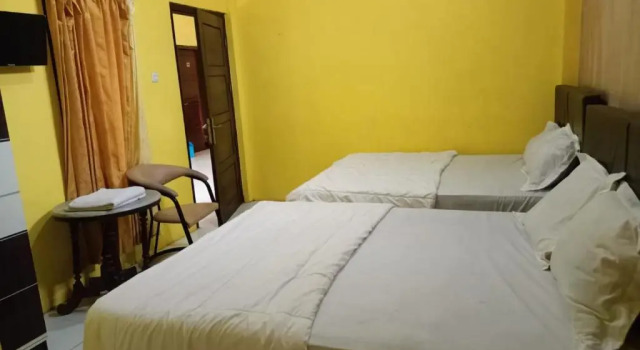 OYO 91232 Hotel Garuda, Book Hotel Hotels in East Java with Breakfast, Breakfasts