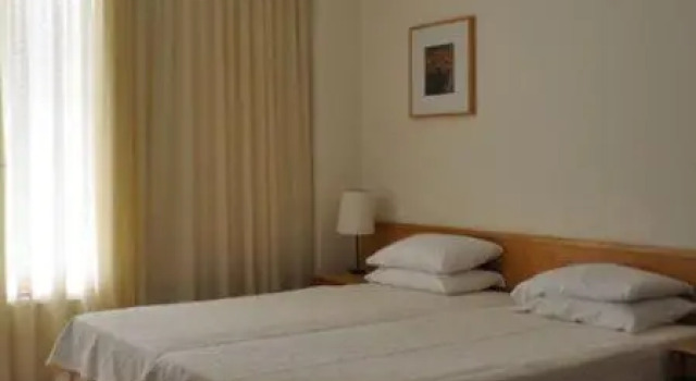Трёхместный номер Standard Miami Hotel