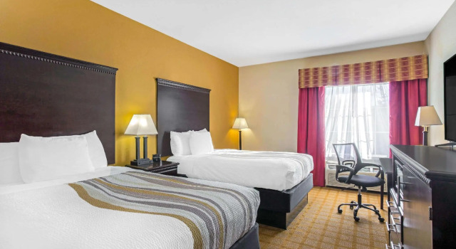 Четырёхместный номер Standard La Quinta by Wyndham Mobile Satsuma / Saraland