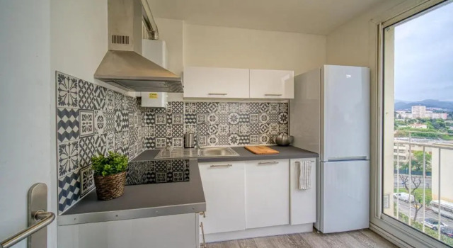Appartement tout équipé parking balcon 2 chambres