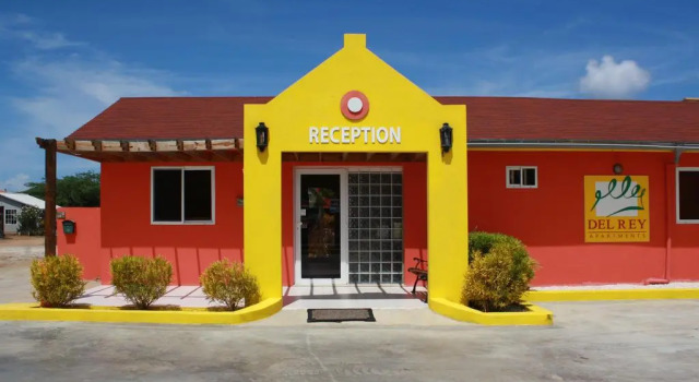 Del Rey Apartments