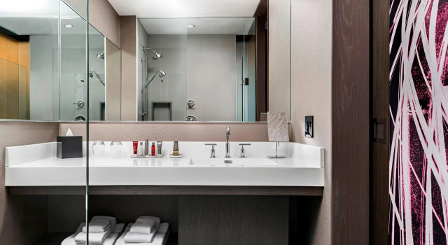 Двухместный клубный номер Standard Toronto Marriott Markham
