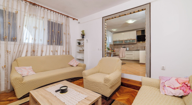 Апартаменты с балконом Apartments Albina