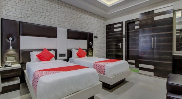 Oyo 15433 Bmg Residency
