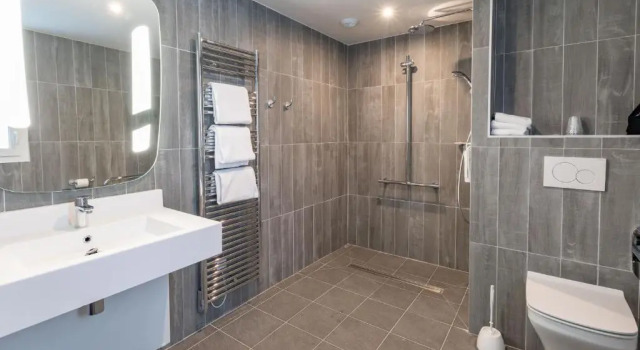 Трёхместный номер Standard ibis Saint Malo Plage