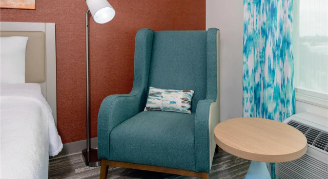 Четырёхместный номер Standard Hilton Garden Inn Cape Canaveral Near Cocoa Beach