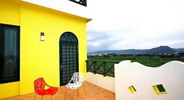 Camera Premium Summer Garden