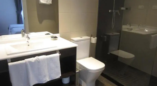 Трёхместный номер Standard с балконом Hotel Llorca