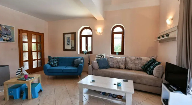 Nice Holiday House With Private Pool & Roof Terrace, Забронировать Отель Отели Вишнян 3 звезды, 3*