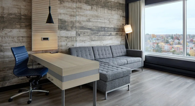 Люкс Delta Hotels by Marriott Sherbrooke Conference Centre