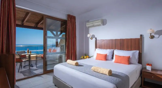Семейный номер Standard с 2 комнатами с балконом и с видом на море Blue Bay Resort Hotel