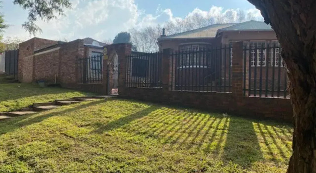 163 on Bez, Apartment 9, Boek Appartement Johannesburg Gauteng