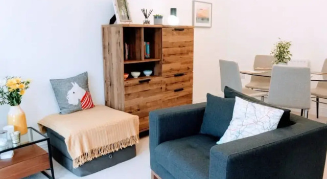 1 Bedroom Apartment With Free Parking Sleeps 2 in City Centre, Забронировать Апартаменты/квартира Апартаменты Эдинбурга, рядом с The City of Edinburgh Council, Апартаменты/квартира
