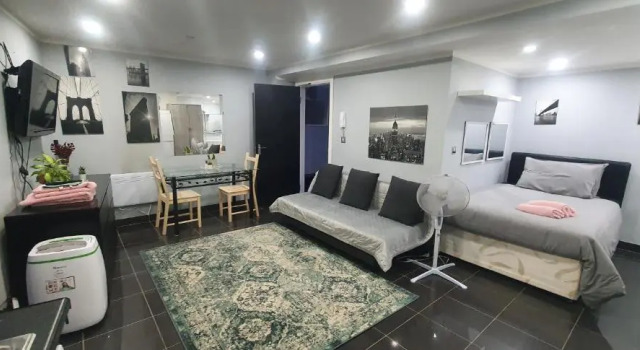 Studio, up to 4 PEOPLE, City Center location
