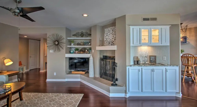 Walk to Lake Hamilton: 'to-do' Home w/ Pool Access