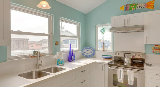 Коттедж Steps to Beach: Galveston Vacation Rental!