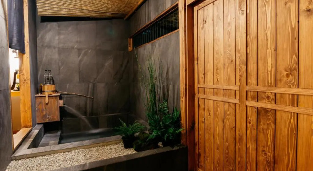 Люкс с балконом MAYU Bangkok Japanese Style Hotel