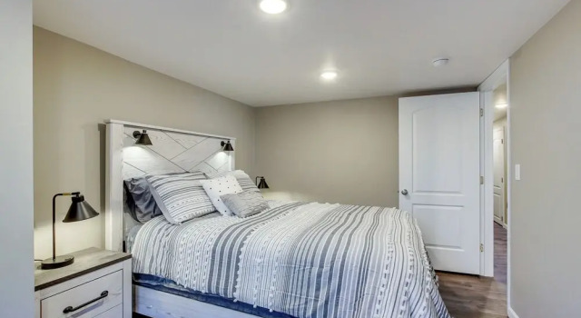 Коттедж Green Bay Vacation Home: Half Mi to Lambeau Field!