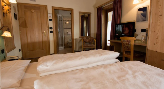 Al Nin Hotel&Spa, Забронировать Отель Отели Ливиньо 4 звезды, рядом с Гондольный подъёмник Моттолино (нижняя станция), 4*