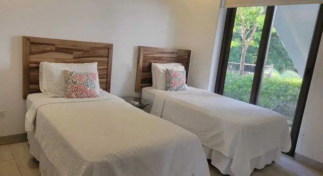 Номер Deluxe с 2 комнатами с частичным видом на море Hacienda Iguana Beach and Golf Resort