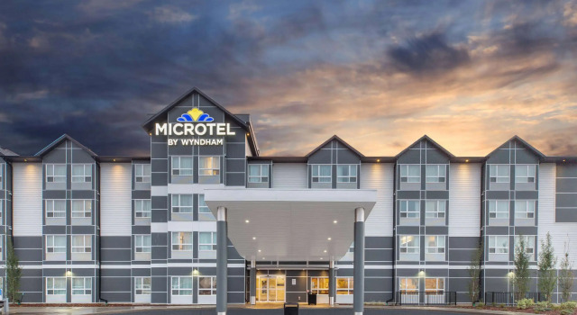 Microtel Inn & Suites by Wyndham Fort McMurray, Buchen Sie Hotel Fort McMurray Northern Alberta