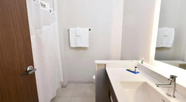 Номер Standard Holiday Inn Express & Suites Madisonville by IHG