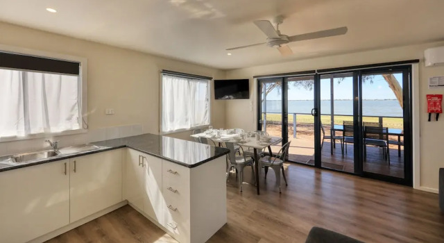Вилла Premium Lake Boga Caravan Park