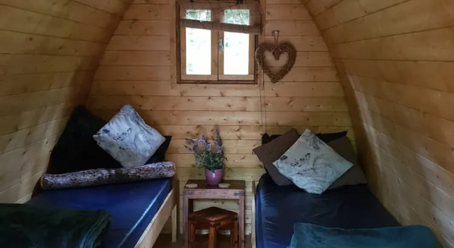 Broomhills Farm River Eco Pods, Забронировать Фермерский дом Фермерские дома Англии, Фермерский дом