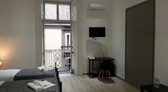 Duomo61 B&B, Забронировать Отель «постель и завтрак» Отели Неаполя с завтраком, рядом с Кафедральный собор Неаполя, Завтраки