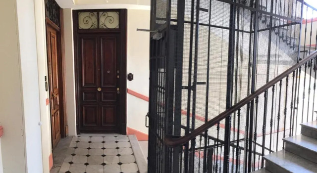2 Bedrooms Appartement In Central Location on the famous Place Massena Nice, Забронировать Апартаменты/квартира Ницца Приморские Альпы, рядом с Набережная Соединенных Штатов