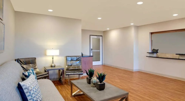 Woodspring Suites Frederick, Buchen Sie Hotel Hotels in Maryland mit Parkplatz, Parkplätze