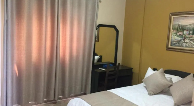 Люкс Holiday Suites Hotel & Beach Resort