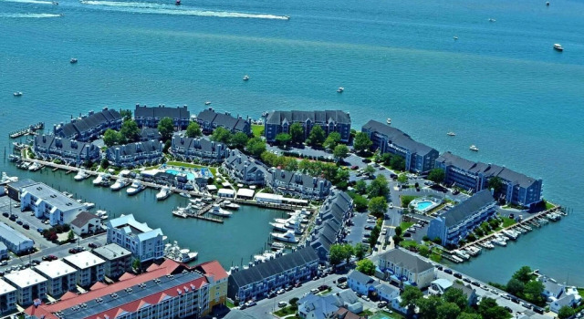 Harbour Island 79J 3 Bedroom Townhouse by RedAwning