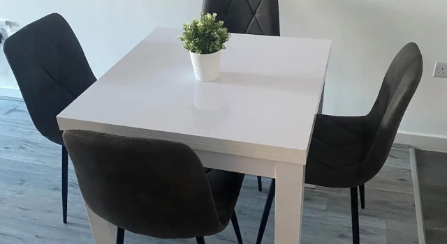 1br-sleeps3-parking-nearcitycentre-shoppingcentre