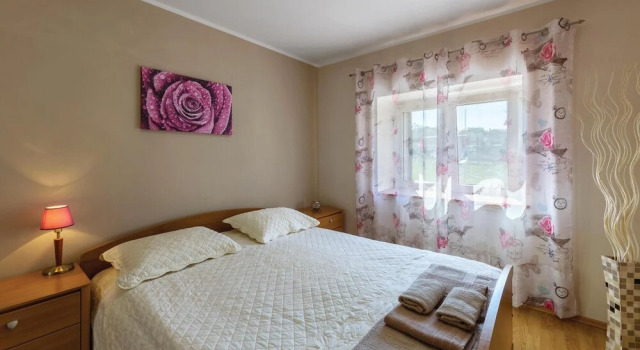 Stunning Home in Barban With Wifi and 6 Bedrooms, Book Hotel Barban Istria