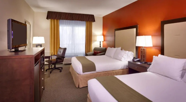 Четырёхместный номер Standard Hampton Inn & Suites by Hilton Mesquite