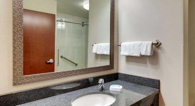 Номер Deluxe Drury Inn & Suites Kansas City Independence